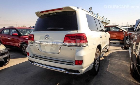 Buy Import Toyota Land Cruiser White Car in Import - Dubai in Abhasia Buy Import Toyota Land Cruiser White Car in Import - Dubai in Abhasia