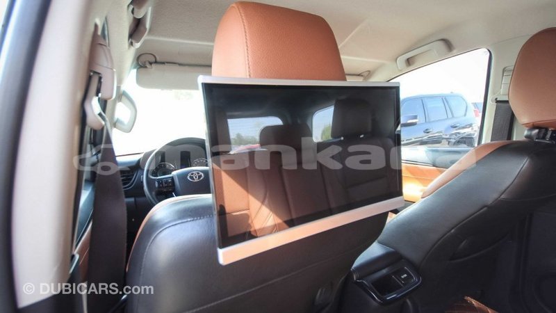 Big with watermark toyota fortuner abhasia import dubai 1627