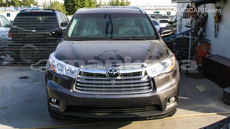 Big with watermark toyota highlander abhasia import dubai 1670
