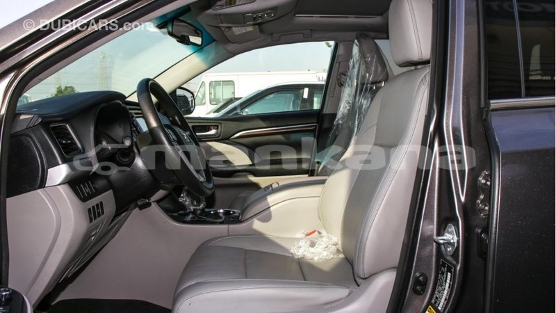 Big with watermark toyota highlander abhasia import dubai 1670