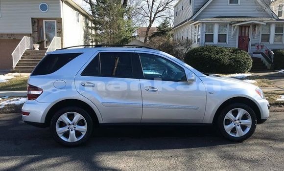 Buy Used Mercedes-Benz ML–Class Silver Car in Tbilisi in Tbilisi Buy Used Mercedes-Benz ML–Class Silver Car in Tbilisi in Tbilisi