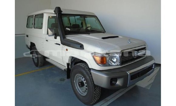 Buy Import Abarth 595 White Car in Import - Dubai in Abhasia