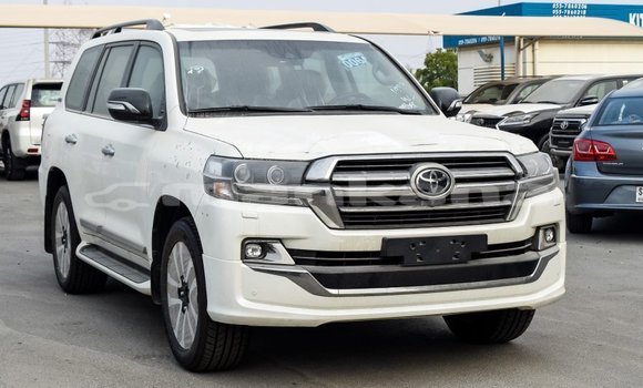 Buy Import Toyota Land Cruiser White Car in Import - Dubai in Abhasia Buy Import Toyota Land Cruiser White Car in Import - Dubai in Abhasia