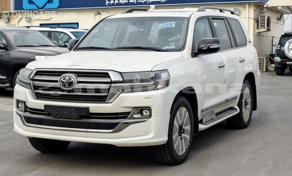 Buy Import Toyota Land Cruiser White Car in Import - Dubai in Abhasia Buy Import Toyota Land Cruiser White Car in Import - Dubai in Abhasia