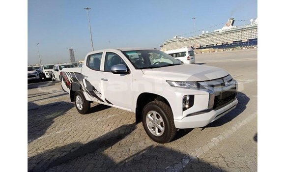 Buy Import Mitsubishi L200 White Car in Import - Dubai in Abhasia Buy Import Mitsubishi L200 White Car in Import - Dubai in Abhasia