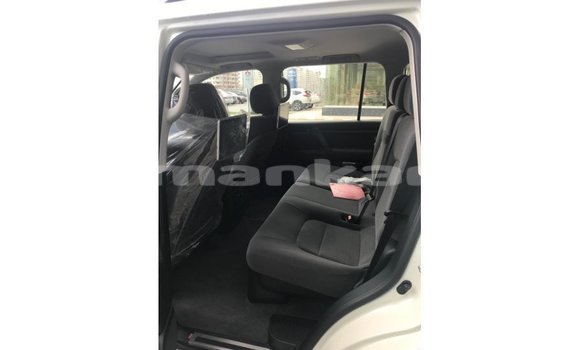 Buy Import Toyota Land Cruiser White Car in Import - Dubai in Abhasia Buy Import Toyota Land Cruiser White Car in Import - Dubai in Abhasia