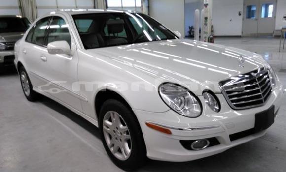 Buy Used Mercedes-Benz E-klasse White Car in Tbilisi in Tbilisi Buy Used Mercedes-Benz E-klasse White Car in Tbilisi in Tbilisi