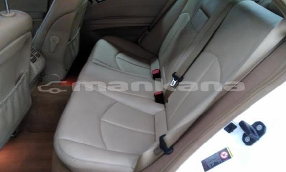 Buy Used Mercedes-Benz E-klasse White Car in Tbilisi in Tbilisi Buy Used Mercedes-Benz E-klasse White Car in Tbilisi in Tbilisi
