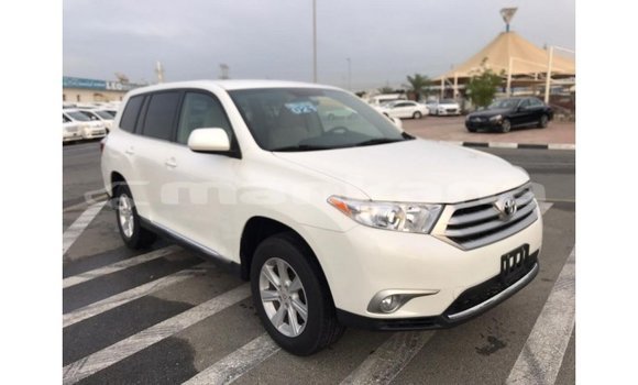 Buy Import Toyota Highlander White Car in Import - Dubai in Abhasia Buy Import Toyota Highlander White Car in Import - Dubai in Abhasia