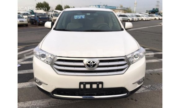 Buy Import Toyota Highlander White Car in Import - Dubai in Abhasia Buy Import Toyota Highlander White Car in Import - Dubai in Abhasia