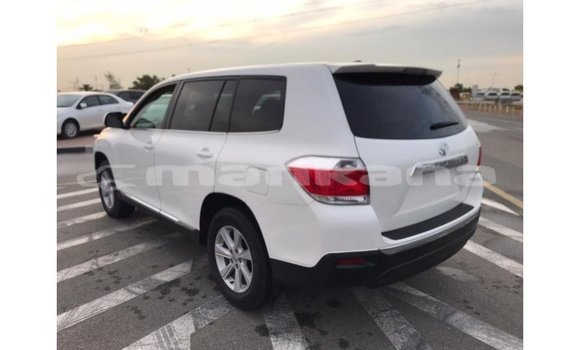 Buy Import Toyota Highlander White Car in Import - Dubai in Abhasia Buy Import Toyota Highlander White Car in Import - Dubai in Abhasia