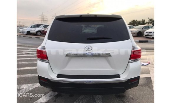 Buy Import Toyota Highlander White Car in Import - Dubai in Abhasia Buy Import Toyota Highlander White Car in Import - Dubai in Abhasia
