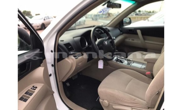 Buy Import Toyota Highlander White Car in Import - Dubai in Abhasia Buy Import Toyota Highlander White Car in Import - Dubai in Abhasia
