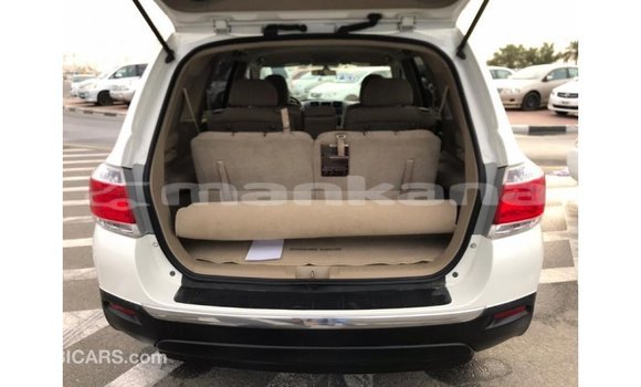 Buy Import Toyota Highlander White Car in Import - Dubai in Abhasia Buy Import Toyota Highlander White Car in Import - Dubai in Abhasia
