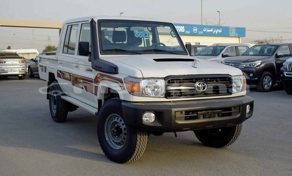 Buy Import Toyota Land Cruiser White Car in Import - Dubai in Abhasia Buy Import Toyota Land Cruiser White Car in Import - Dubai in Abhasia