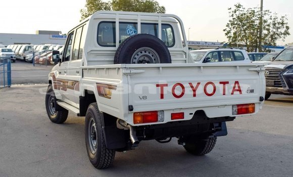 Buy Import Toyota Land Cruiser White Car in Import - Dubai in Abhasia Buy Import Toyota Land Cruiser White Car in Import - Dubai in Abhasia