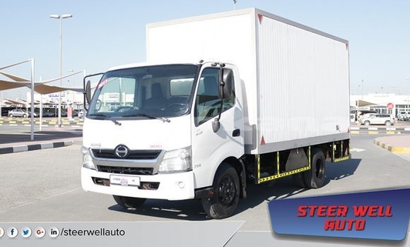 Buy Import Hino 300 Series White Truck in Import - Dubai in Abhasia