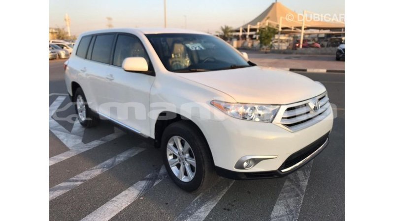 Big with watermark toyota highlander abhasia import dubai 1775