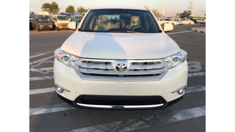 Big with watermark toyota highlander abhasia import dubai 1775