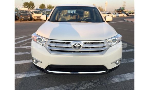 Buy Import Toyota Highlander White Car in Import - Dubai in Abhasia Buy Import Toyota Highlander White Car in Import - Dubai in Abhasia