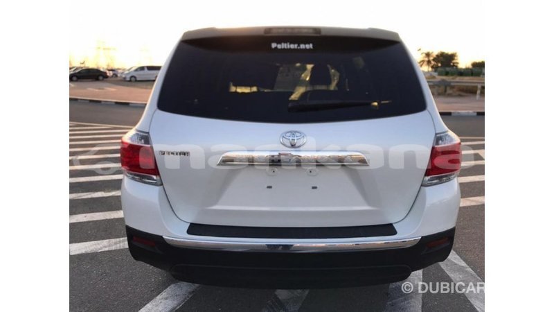 Big with watermark toyota highlander abhasia import dubai 1775