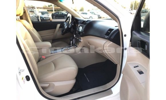 Buy Import Toyota Highlander White Car in Import - Dubai in Abhasia Buy Import Toyota Highlander White Car in Import - Dubai in Abhasia