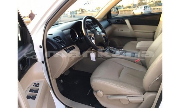 Buy Import Toyota Highlander White Car in Import - Dubai in Abhasia Buy Import Toyota Highlander White Car in Import - Dubai in Abhasia