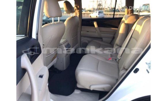 Buy Import Toyota Highlander White Car in Import - Dubai in Abhasia Buy Import Toyota Highlander White Car in Import - Dubai in Abhasia