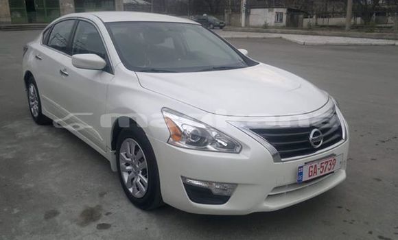 Buy Used Nissan Altima White Car in Tbilisi in Tbilisi