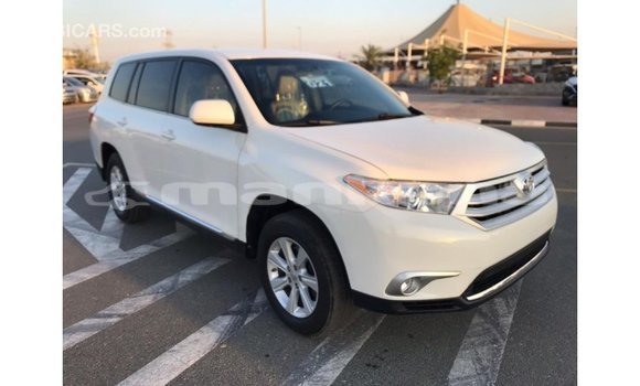 Buy Import Toyota Highlander White Car in Import - Dubai in Abhasia Buy Import Toyota Highlander White Car in Import - Dubai in Abhasia