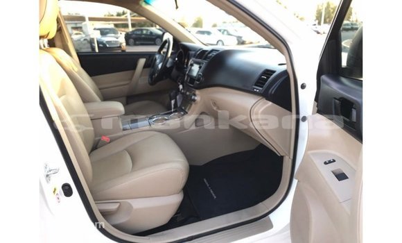 Buy Import Toyota Highlander White Car in Import - Dubai in Abhasia Buy Import Toyota Highlander White Car in Import - Dubai in Abhasia