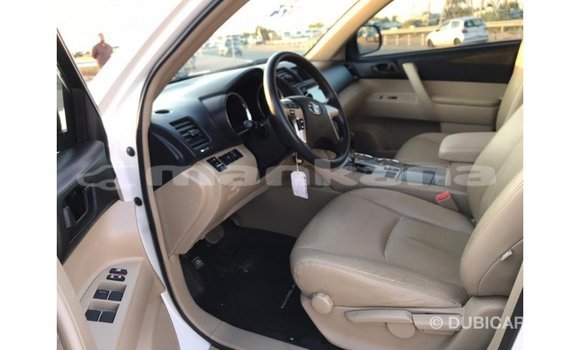 Buy Import Toyota Highlander White Car in Import - Dubai in Abhasia Buy Import Toyota Highlander White Car in Import - Dubai in Abhasia
