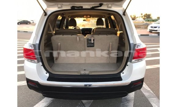 Buy Import Toyota Highlander White Car in Import - Dubai in Abhasia Buy Import Toyota Highlander White Car in Import - Dubai in Abhasia