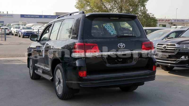 Big with watermark toyota land cruiser abhasia import dubai 1840
