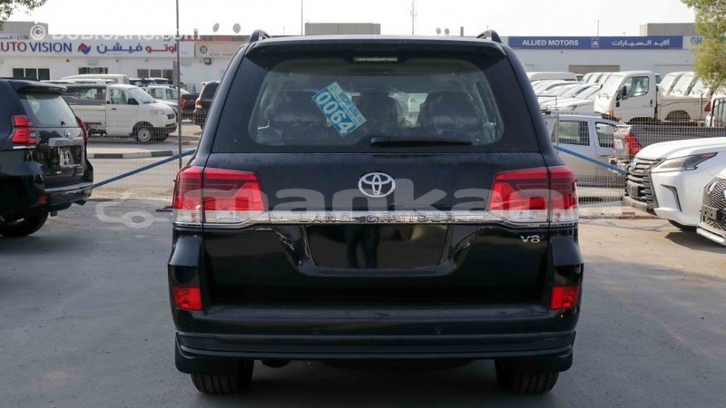 Big with watermark toyota land cruiser abhasia import dubai 1840
