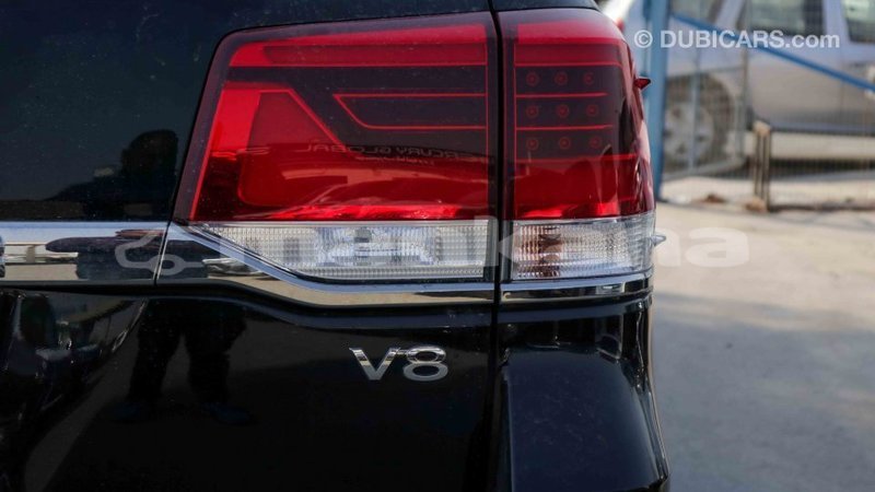 Big with watermark toyota land cruiser abhasia import dubai 1840