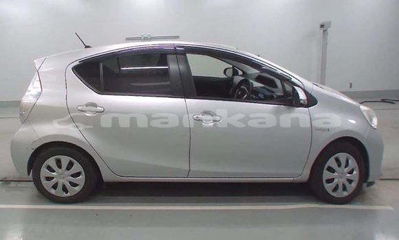 Buy Used Toyota Aqua Silver Car in Kutaisi in Imereti Buy Used Toyota Aqua Silver Car in Kutaisi in Imereti