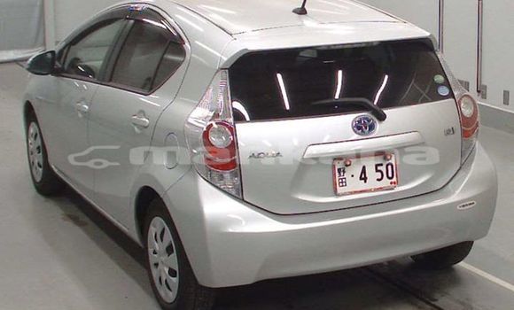 Buy Used Toyota Aqua Silver Car in Kutaisi in Imereti Buy Used Toyota Aqua Silver Car in Kutaisi in Imereti