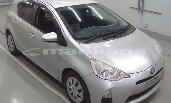 Buy Used Toyota Aqua Silver Car in Kutaisi in Imereti Buy Used Toyota Aqua Silver Car in Kutaisi in Imereti