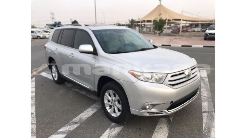 Big with watermark toyota highlander abhasia import dubai 1864