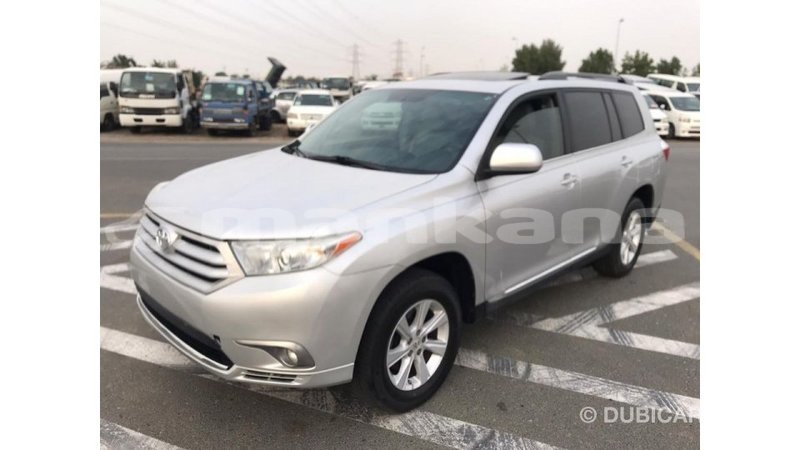 Big with watermark toyota highlander abhasia import dubai 1864