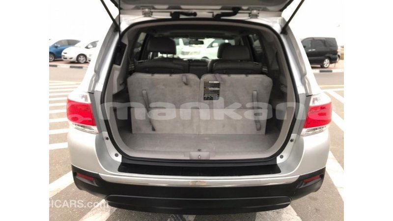 Big with watermark toyota highlander abhasia import dubai 1864