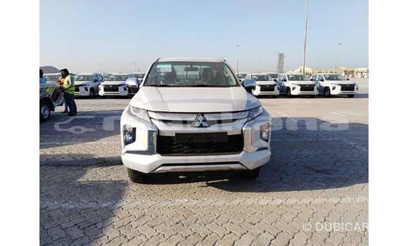 Buy Import Mitsubishi L200 White Car in Import - Dubai in Abhasia Buy Import Mitsubishi L200 White Car in Import - Dubai in Abhasia