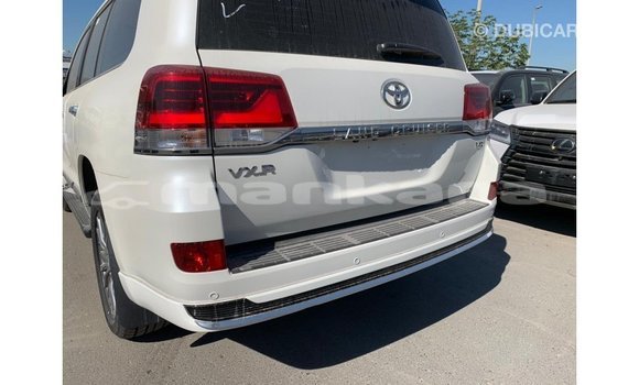 Buy Import Toyota Land Cruiser White Car in Import - Dubai in Abhasia Buy Import Toyota Land Cruiser White Car in Import - Dubai in Abhasia