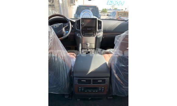 Buy Import Toyota Land Cruiser White Car in Import - Dubai in Abhasia Buy Import Toyota Land Cruiser White Car in Import - Dubai in Abhasia