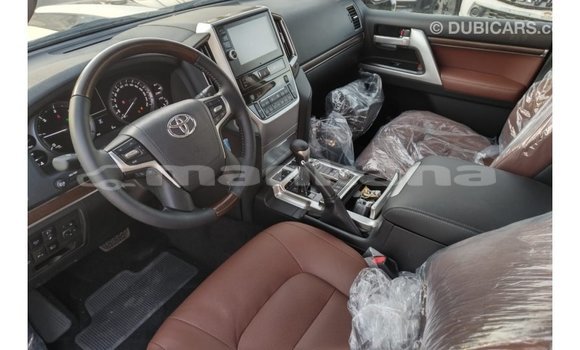 Buy Import Toyota Land Cruiser White Car in Import - Dubai in Abhasia Buy Import Toyota Land Cruiser White Car in Import - Dubai in Abhasia