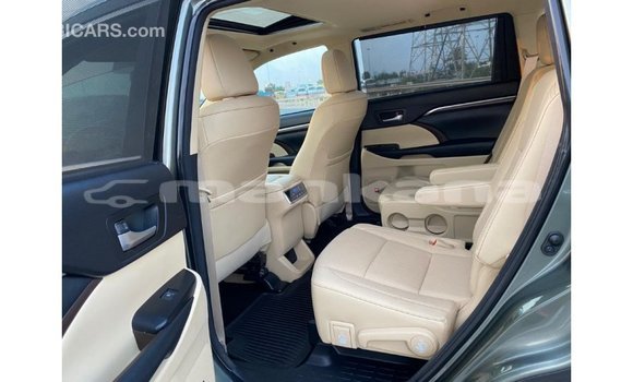 Buy Import Toyota Highlander Green Car in Import - Dubai in Abhasia Buy Import Toyota Highlander Green Car in Import - Dubai in Abhasia