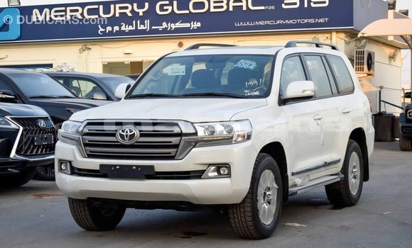 Buy Import Toyota Land Cruiser White Car in Import - Dubai in Abhasia Buy Import Toyota Land Cruiser White Car in Import - Dubai in Abhasia