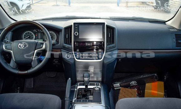 Buy Import Toyota Land Cruiser White Car in Import - Dubai in Abhasia Buy Import Toyota Land Cruiser White Car in Import - Dubai in Abhasia