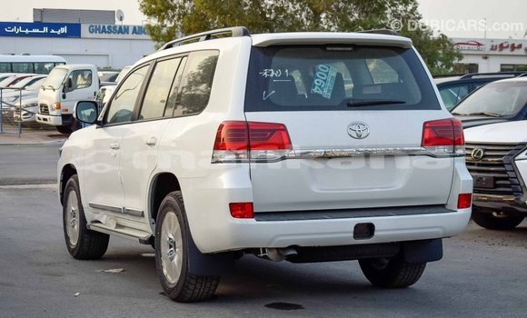 Buy Import Toyota Land Cruiser White Car in Import - Dubai in Abhasia Buy Import Toyota Land Cruiser White Car in Import - Dubai in Abhasia